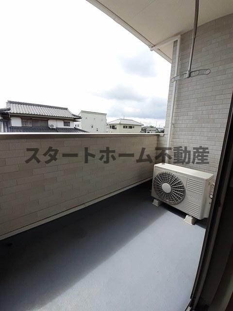 バルコニー　落ち着いた時間を過ごせるバルコニーです