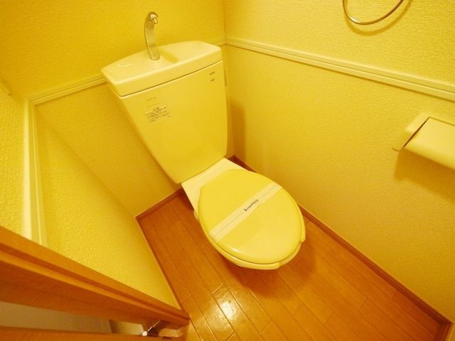 レオパレス本町のトイレ写真