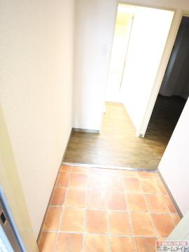 地下鉄堺筋線 天下茶屋駅 徒歩7分 4階建 築31年の玄関写真