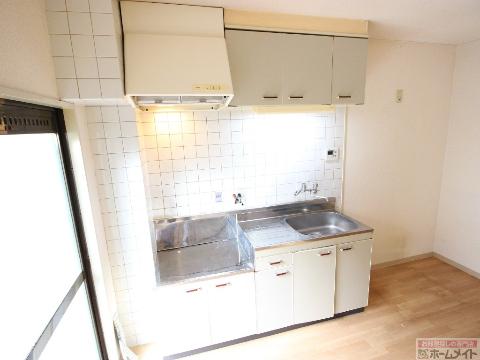 地下鉄堺筋線 天下茶屋駅 徒歩7分 4階建 築31年のキッチン写真