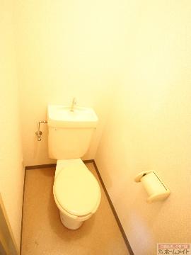 地下鉄堺筋線 天下茶屋駅 徒歩7分 4階建 築31年のトイレ写真