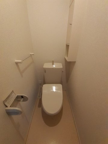 トイレ　落ち着いたトイレです