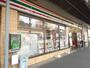 コンビニ　セブンイレブン 横須賀上町店（コンビニ）まで381m