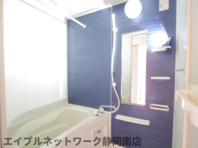 バス・シャワールーム　きれいなお風呂です