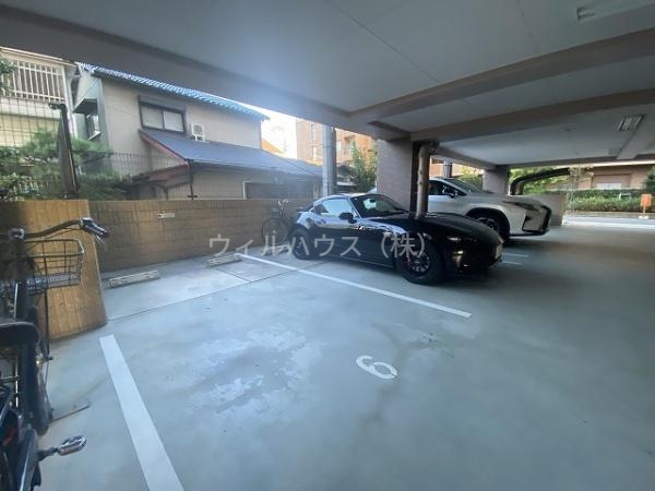 駐車場　敷地内駐車場！