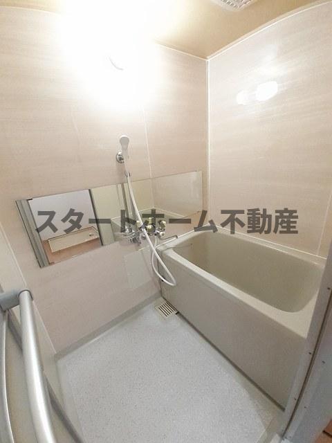 バス・シャワールーム　落ち着いた空間のお風呂です