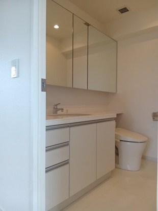 洗面設備　別部屋同間取り写真