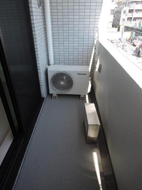 バルコニー　バルコニーあります