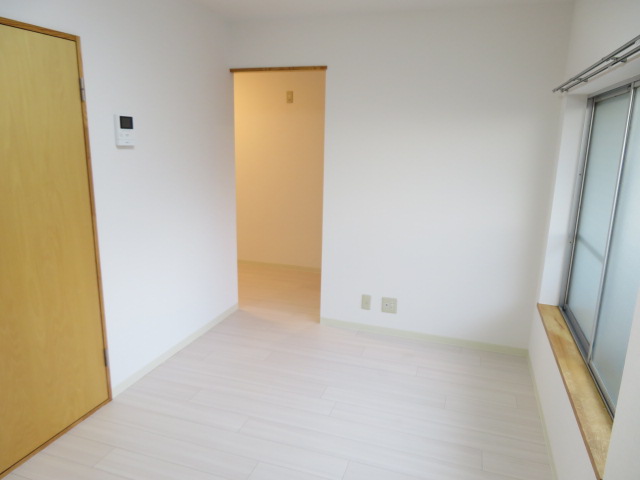居室・リビング　約６.６帖のお部屋