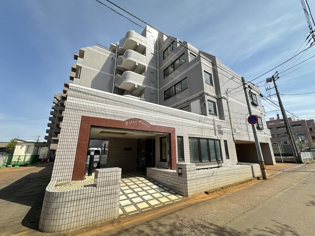 建物外観　鉄筋コンクリート造6階建て