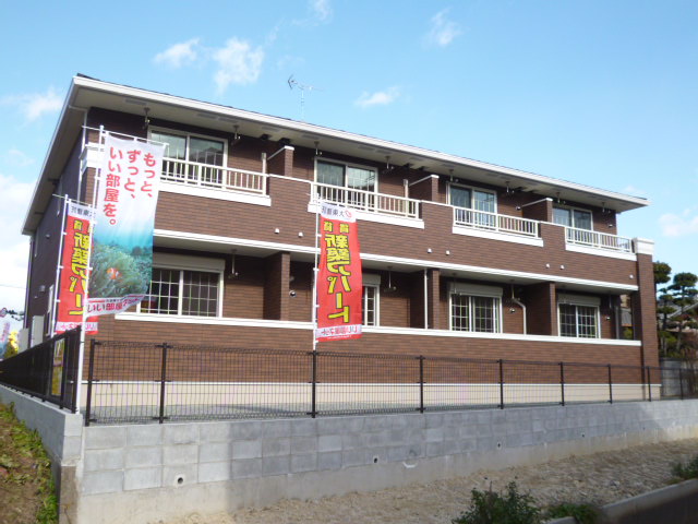 岡山市南区植松のアパートの建物外観