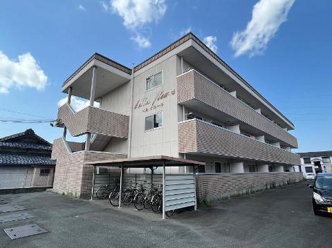 松阪市久保町のマンションの建物外観