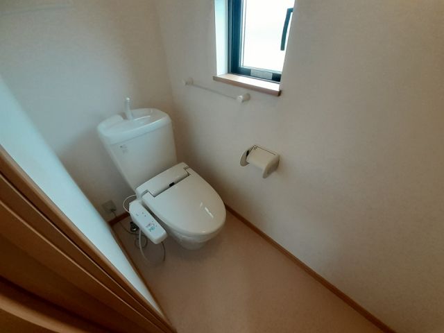 【相馬市中野のアパートのトイレ】