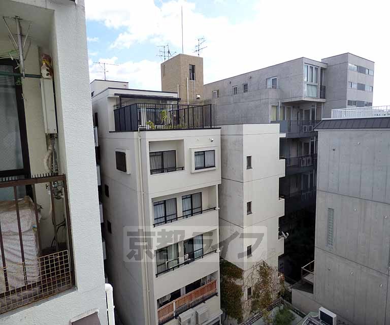 【京都市中京区梅屋町のマンションの眺望】