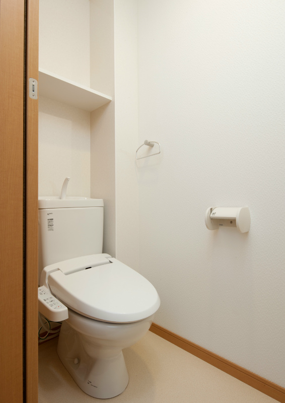 トイレ　温水洗浄便座です。