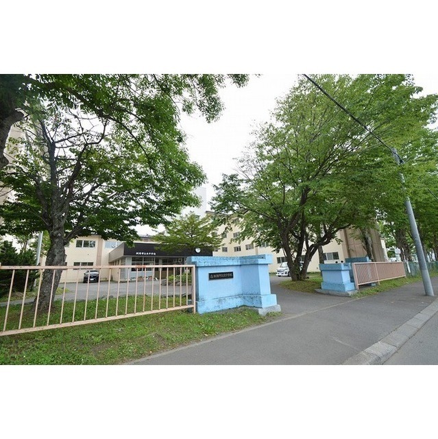 中学校　北中学校（中学校）まで1460m