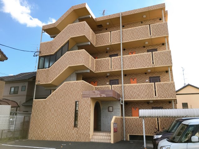 【春日井市味美白山町のマンションの建物外観】