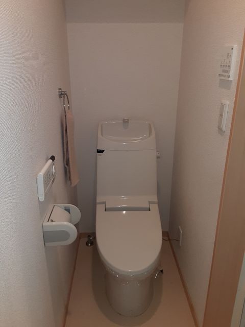 【横浜市金沢区富岡西のアパートのトイレ】