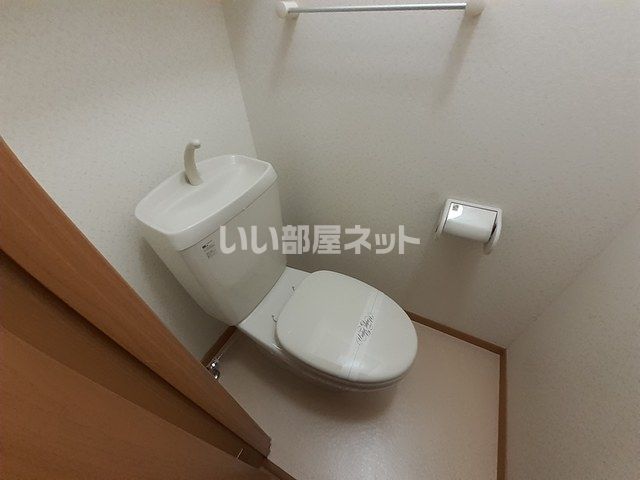 【八幡市橋本平野山のアパートのトイレ】