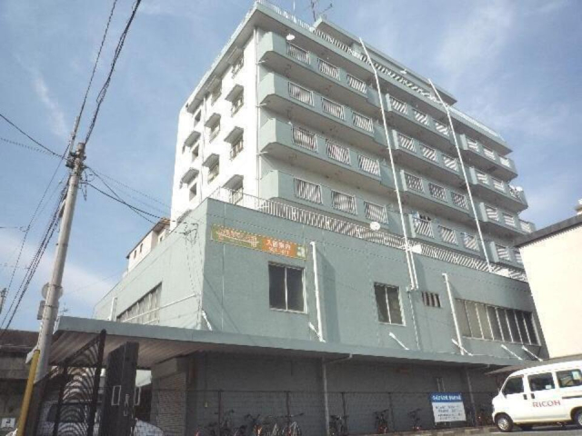 松山市湊町のマンションの建物外観