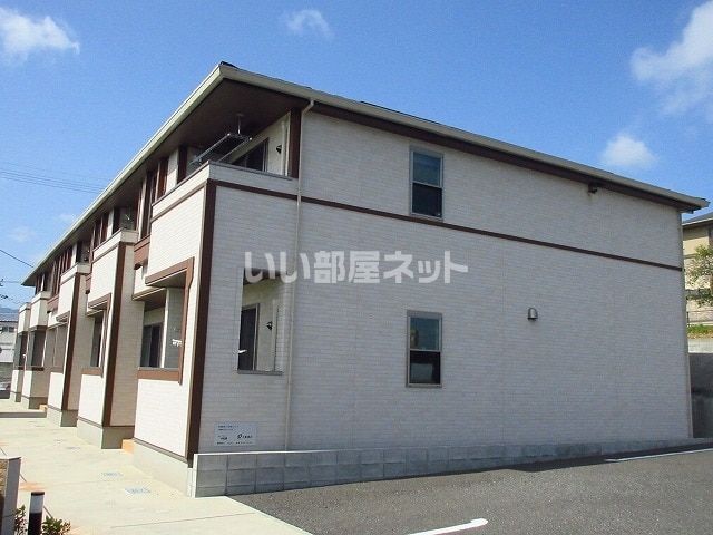 神埼郡吉野ヶ里町吉田のアパートの建物外観