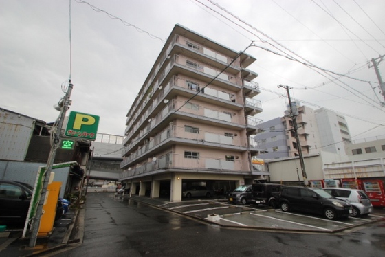 【広島市西区観音本町のマンションの建物外観】