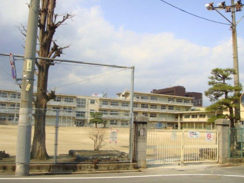 【夢りんどうの小学校】