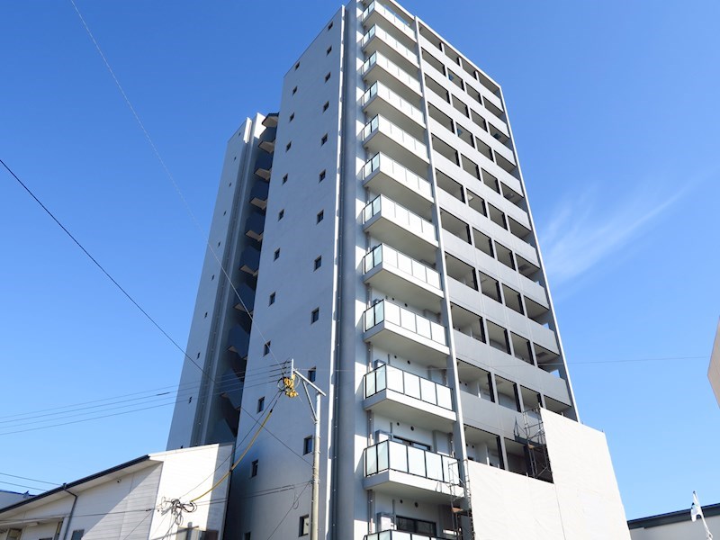 ＡＰＡＲＴＭＥＮＴＳ ＣＯＤＥ ＩＳＡＨＡＹＡ(厚生町)の建物外観