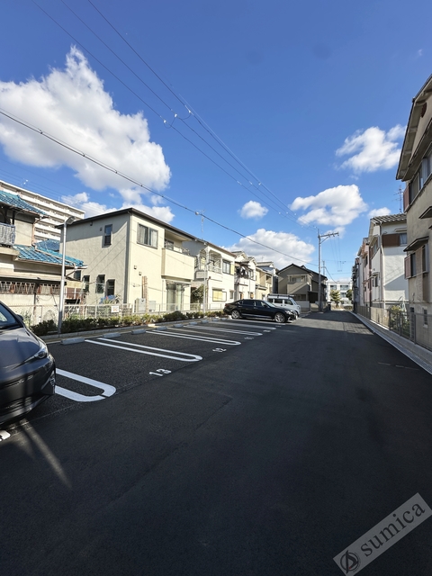 【八尾市西木の本のアパートの駐車場】