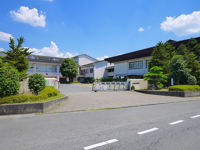 【大和郡山市矢田町のアパートの中学校】