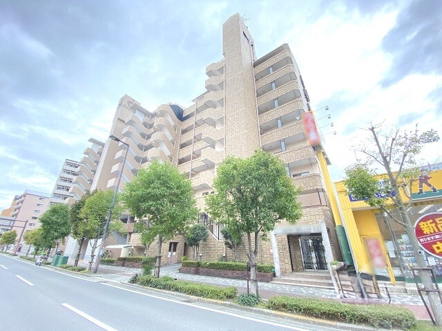 大阪市東淀川区菅原のマンションの建物外観