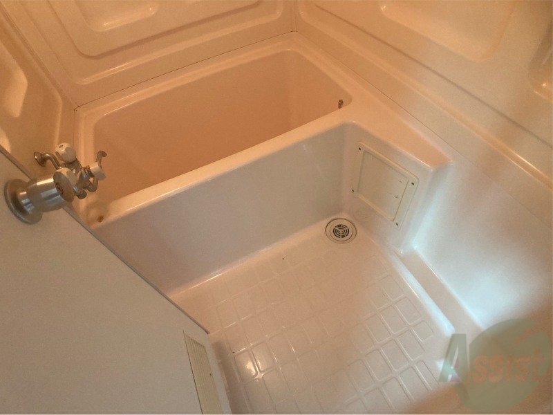 バス・シャワールーム　ユニットバスです。疲れを癒すのに欠かせませんね！