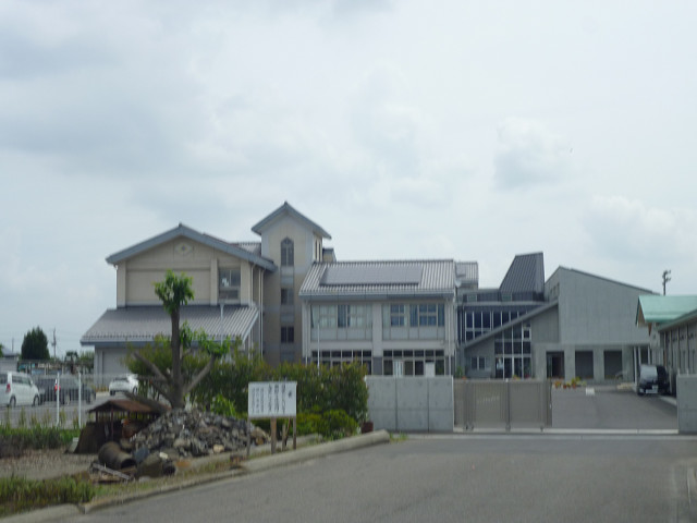 中学校　神川中学校（中学校）まで1106m