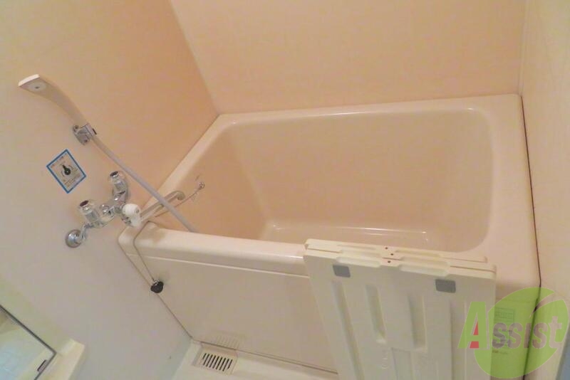 バス・シャワールーム　お風呂も足伸ばせてのんびりできでいいですね。