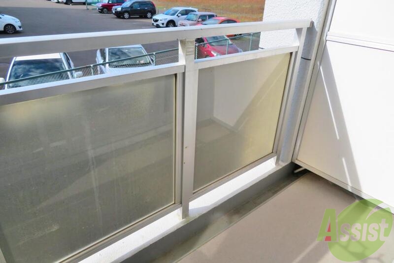 バルコニー　バルコニーはガラスでおしゃれですね。