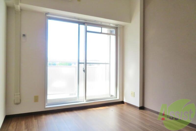 居室・リビング　明るいリビングで、気持ちいいお部屋ですね。