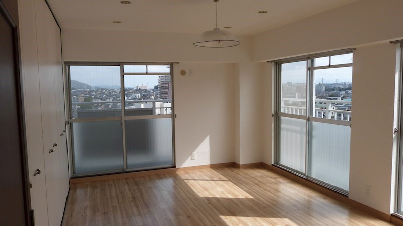 その他部屋・スペース　2面採光で明るい洋室