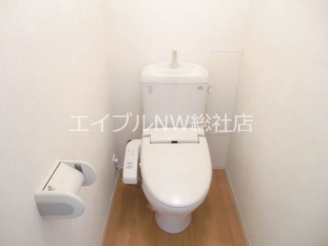 トイレ　ウォシュレットつき