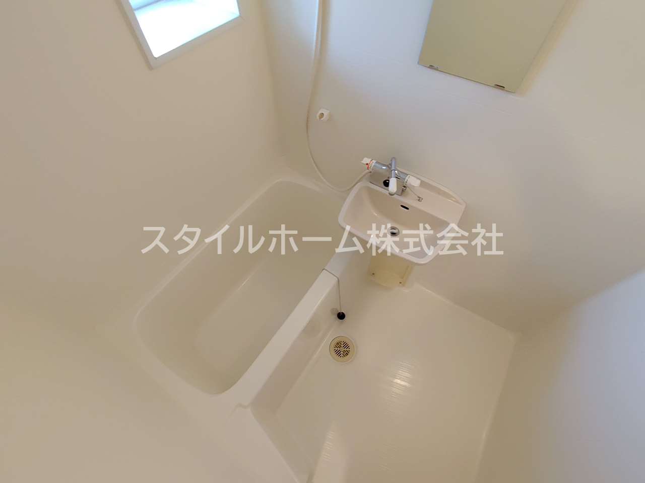 バス・シャワールーム　別部屋写真です。