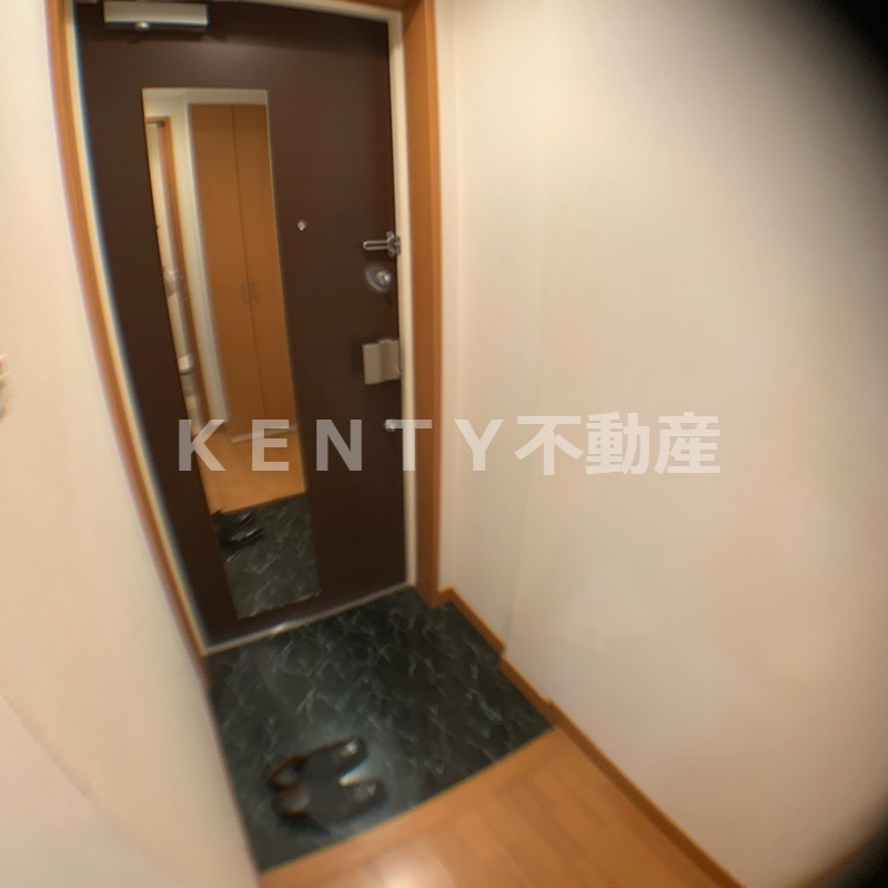 玄関　収納もある玄関です