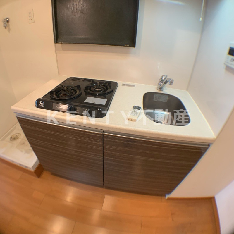 キッチン　コンパクトなキッチンで掃除もラクラク