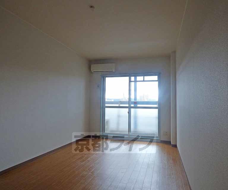 居室・リビング　広々とした室内です。