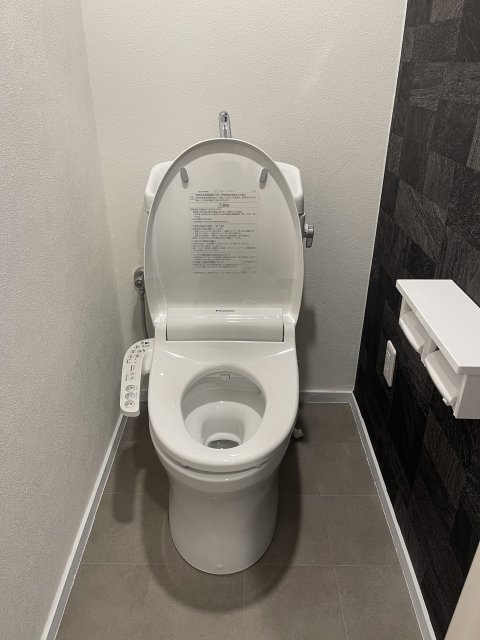 トイレ　別号室の写真です。