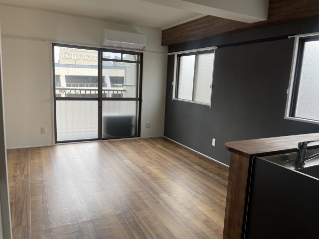 居室・リビング　別号室の写真です。