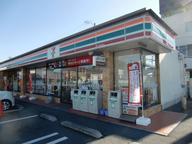 コンビニ　セブンイレブン浜松鴨江3丁目店（コンビニ）まで1053m