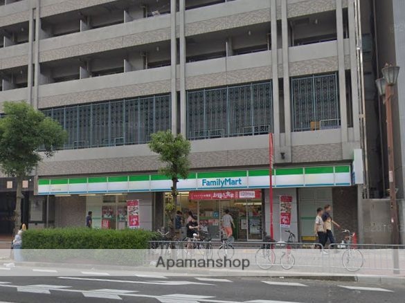 コンビニ　ファミリーマート（コンビニ）まで717m