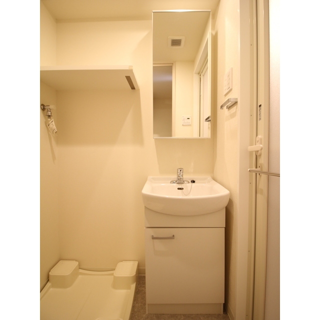 洗面設備　一面鏡洗面化粧台