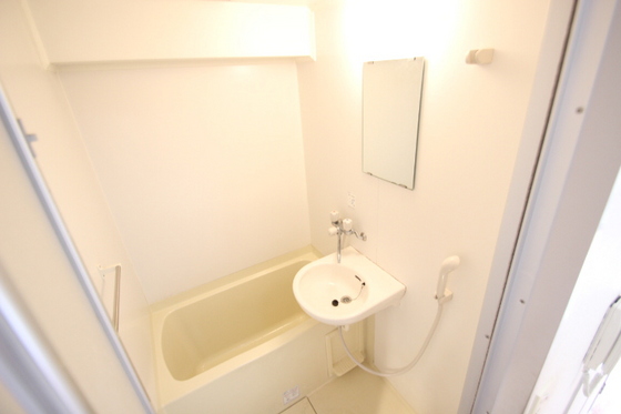 洗面設備　※別部屋の写真です