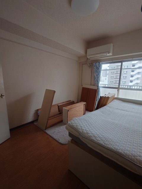 居室・リビング　同物件別室です。