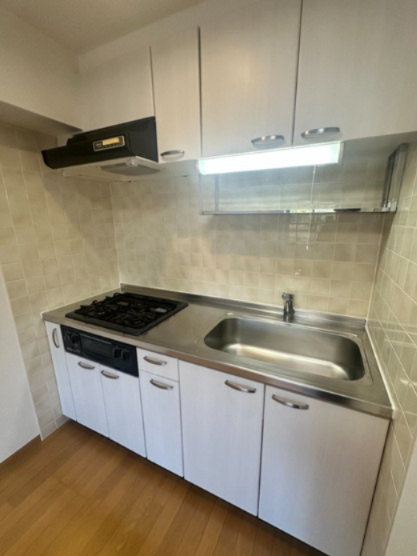 キッチン　別部屋参考写真です